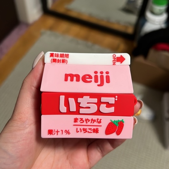 AirPod Pro Case - Picture 3 of 5